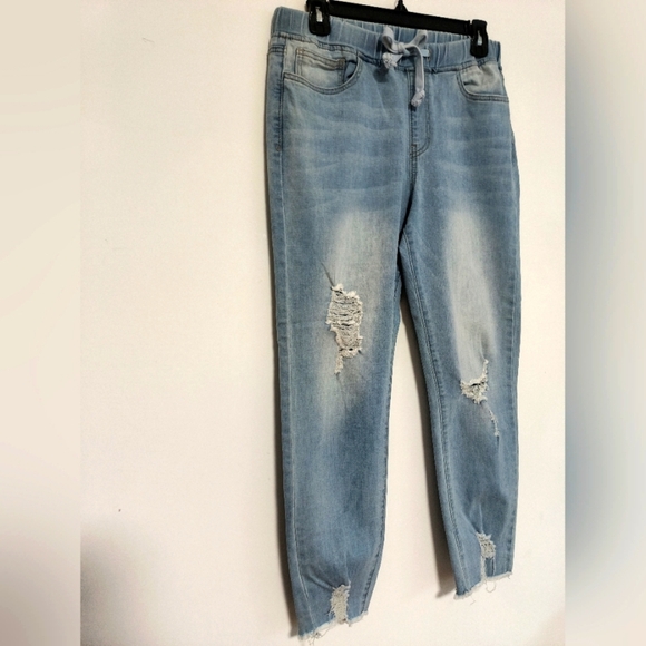 YMI Distressed Jeans Junior / Size Large - Picture 4 of 8